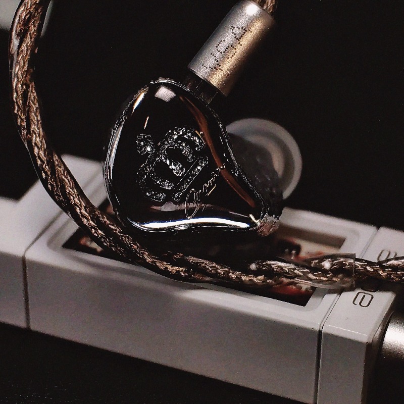 The Fragrant Zither Crown VSA  - مراجعة Audiophile Headphone Wired وسعره